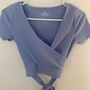Hollister Cropped V-neck with Tie